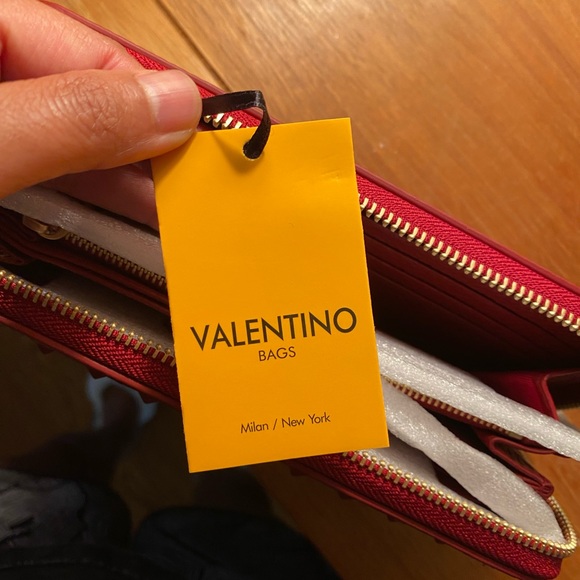 NWT Valentino wallet - Picture 3 of 3